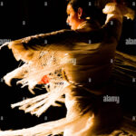 Descubre cómo liberar tus emociones con el poderoso baile flamenco