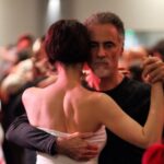 Desecha el miedo y baila al ritmo del tango: Conoce las claves del maestro del baile