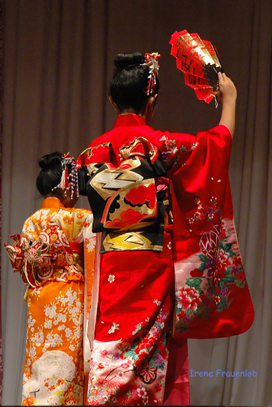 ¡Aprende a perfeccionar tu técnica en el emocionante baile tradicional japonés!