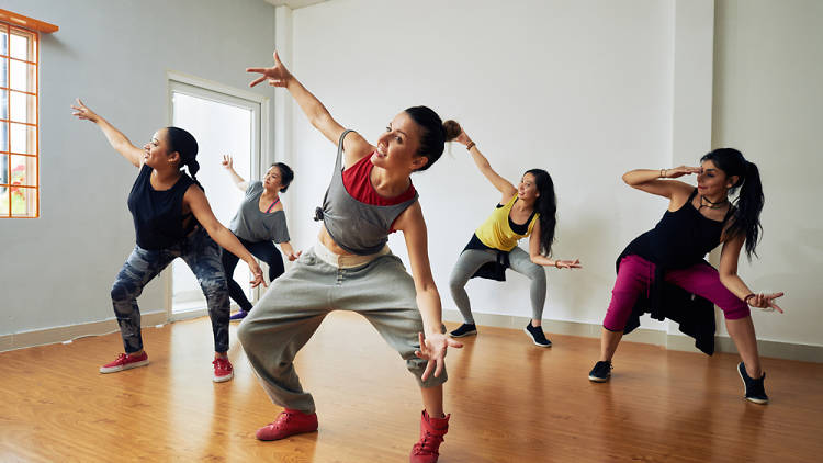 Aprende Rumba Pop y enciende tus pasos en nuestras clases exclusivas cercanas a ti