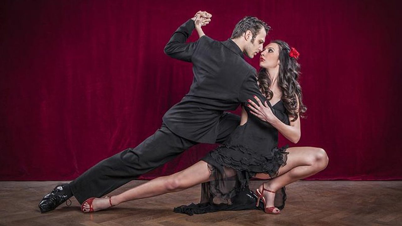 Etiqueta tango: Consejos prácticos para bailar elegante en las milongas