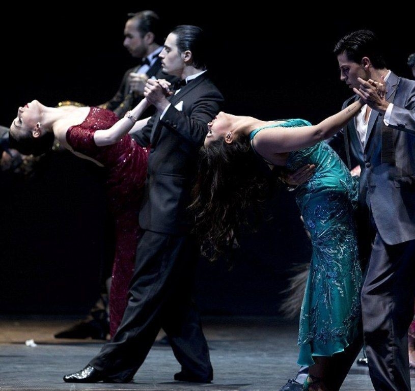 Diferencias fascinantes entre estilos de tango: Guía completa