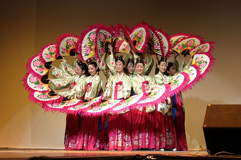 Descubre los impresionantes trajes tradicionales de la danza coreana