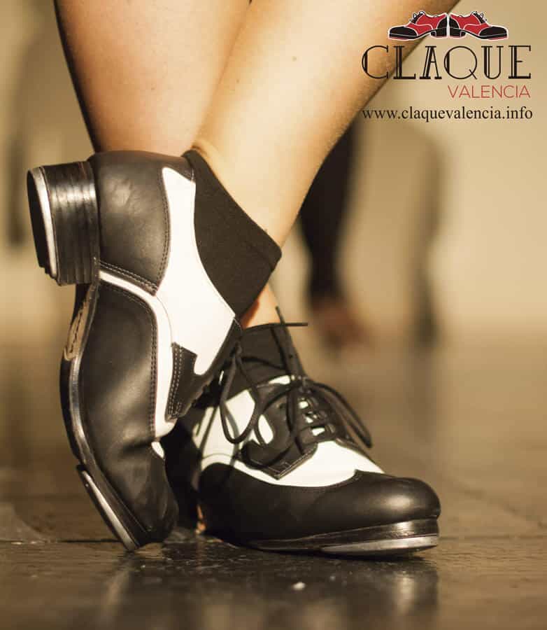 Domina el claqué con estilo y ritmo: ¡Aprende a bailar con elegancia!